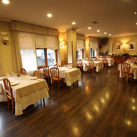 Hostal Restaurante Mendez فيلافرانكا ديل بيرزو المظهر الخارجي الصورة