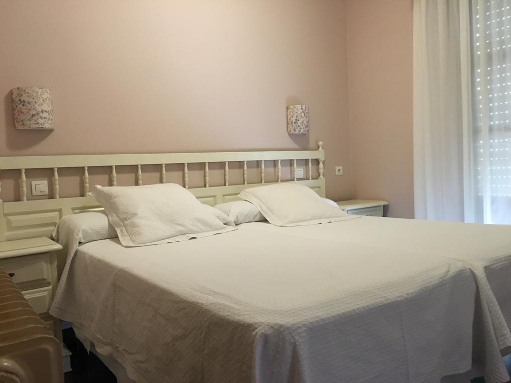 Hostal Restaurante Mendez فيلافرانكا ديل بيرزو المظهر الخارجي الصورة