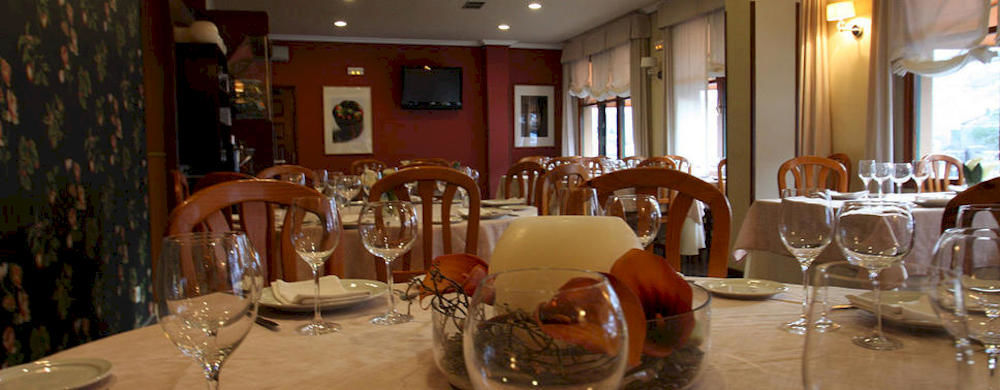 Hostal Restaurante Mendez فيلافرانكا ديل بيرزو المظهر الخارجي الصورة