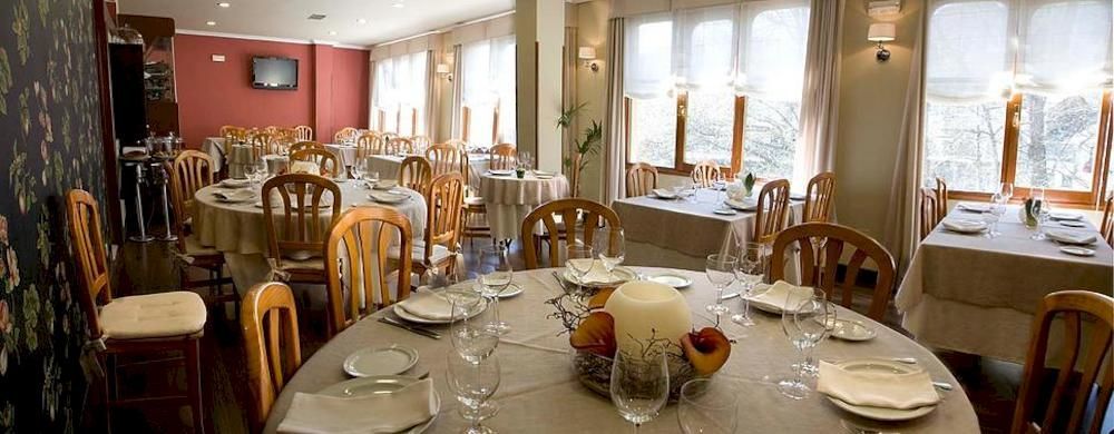 Hostal Restaurante Mendez فيلافرانكا ديل بيرزو المظهر الخارجي الصورة
